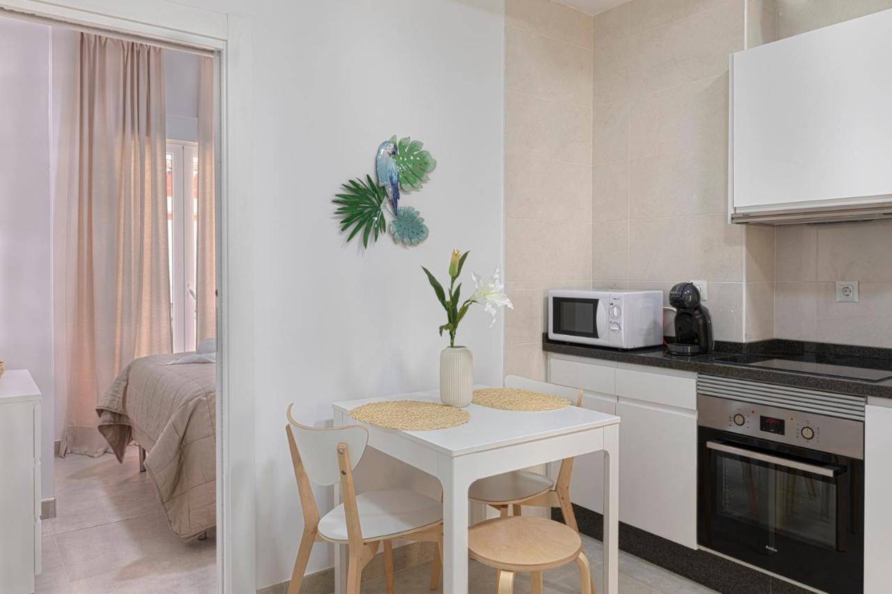 Homeabout Juan De Austria Apartments Малага Экстерьер фото