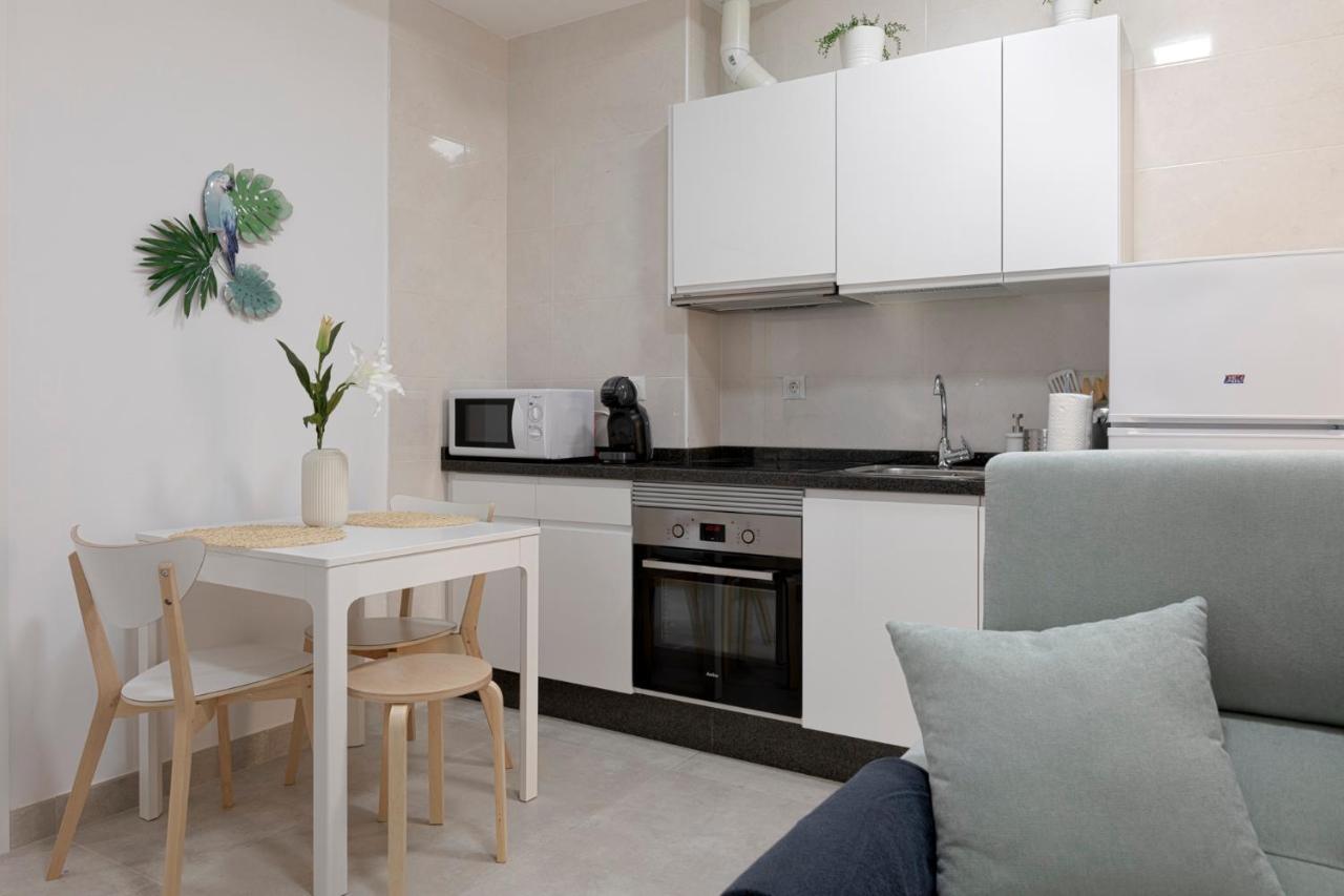 Homeabout Juan De Austria Apartments Малага Экстерьер фото