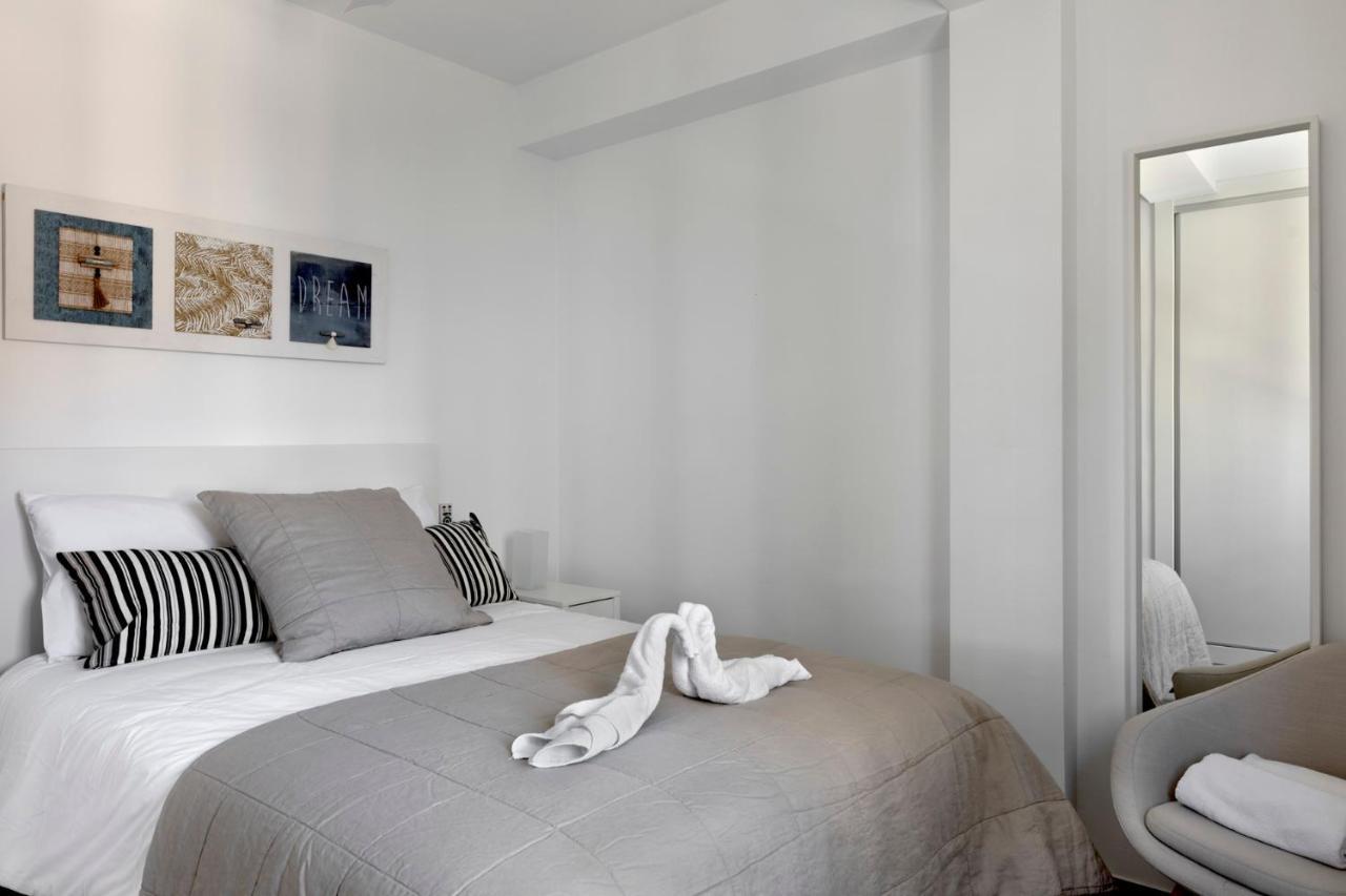 Homeabout Juan De Austria Apartments Малага Экстерьер фото