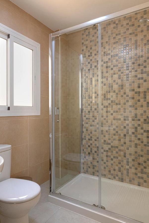 Homeabout Juan De Austria Apartments Малага Экстерьер фото