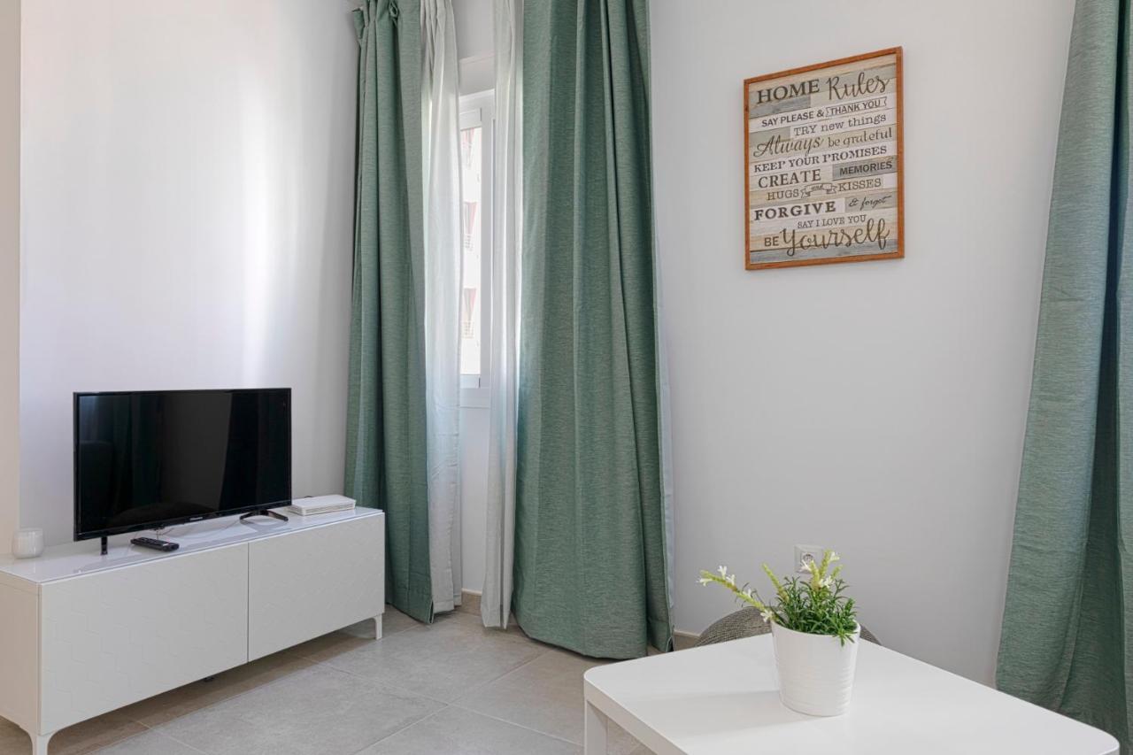 Homeabout Juan De Austria Apartments Малага Экстерьер фото