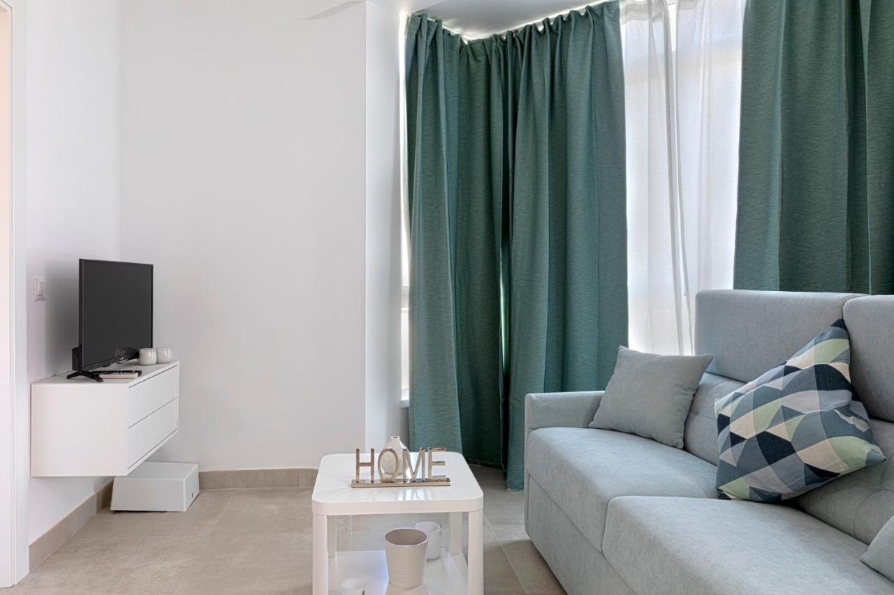 Homeabout Juan De Austria Apartments Малага Экстерьер фото