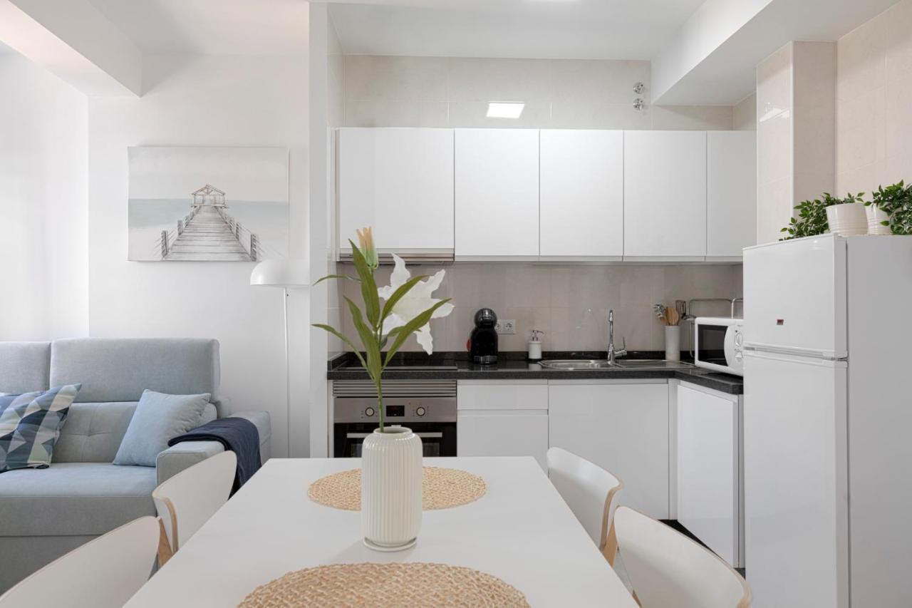 Homeabout Juan De Austria Apartments Малага Экстерьер фото