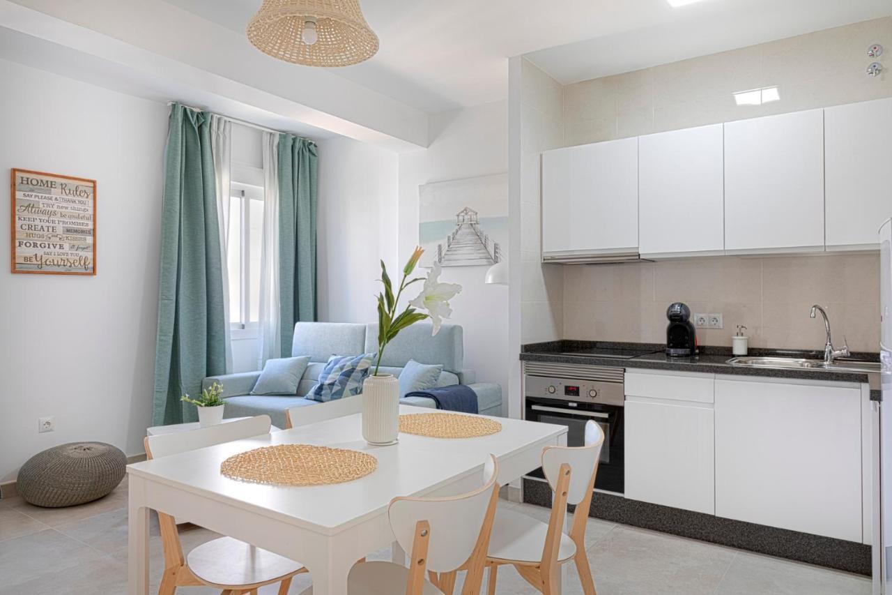 Homeabout Juan De Austria Apartments Малага Экстерьер фото